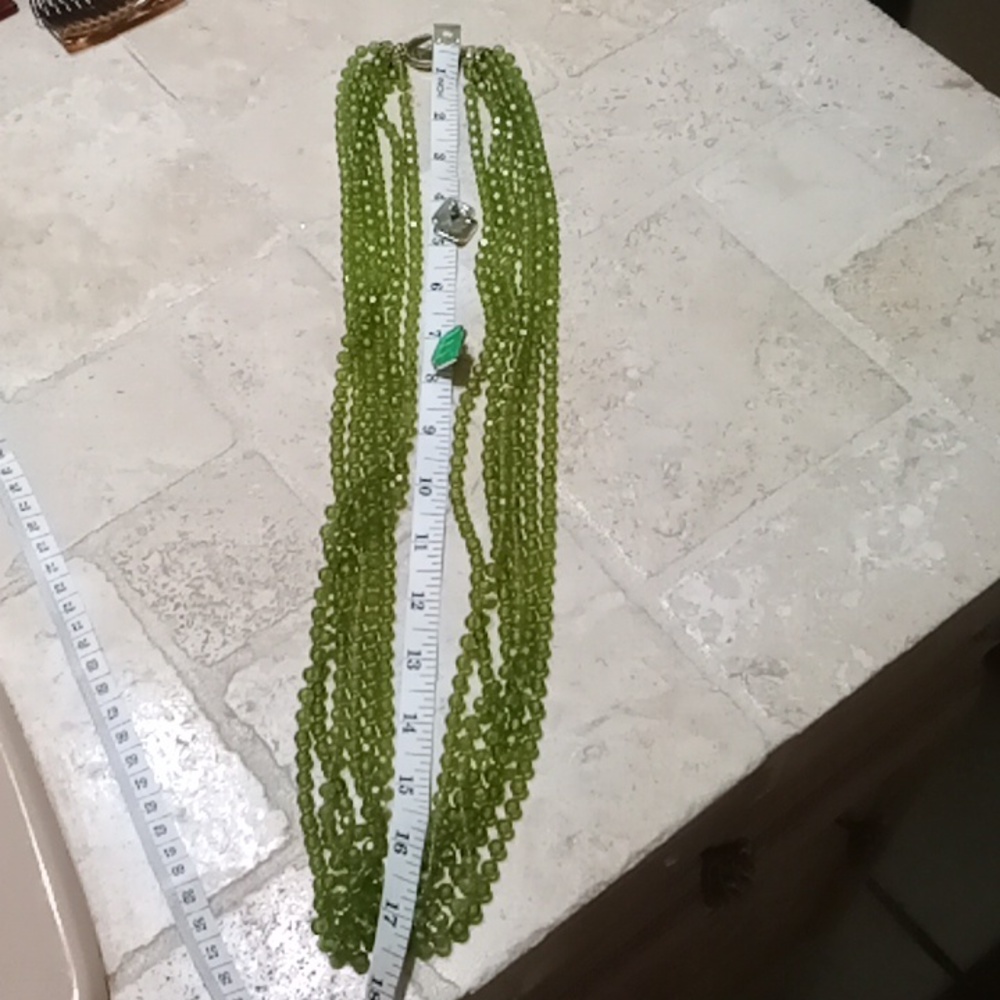 Women's vintage green beaded necklace with earrings